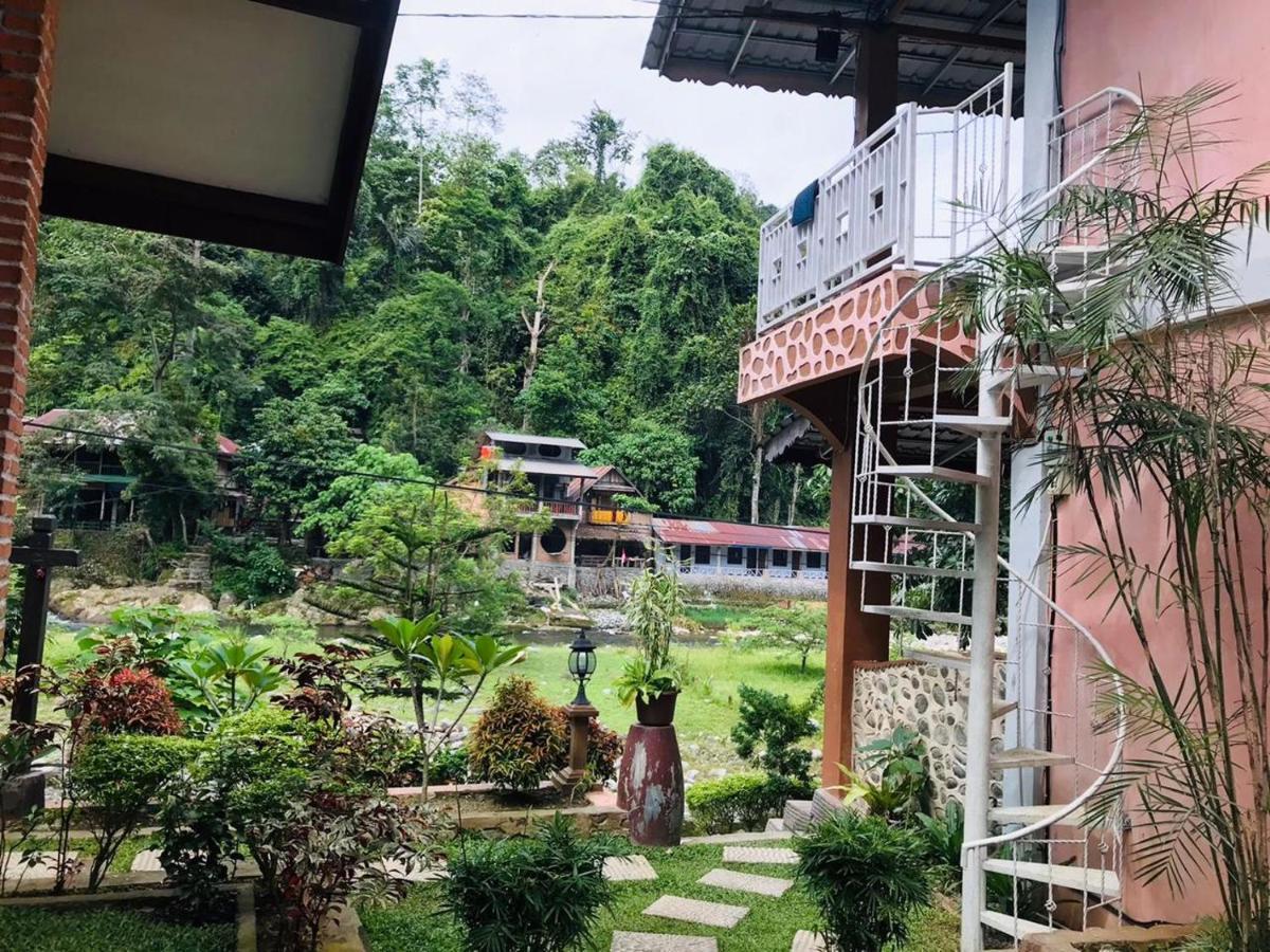 Thomas' Retreat Bukit Lawang Otel Dış mekan fotoğraf