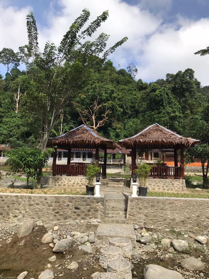Thomas' Retreat Bukit Lawang Otel Dış mekan fotoğraf