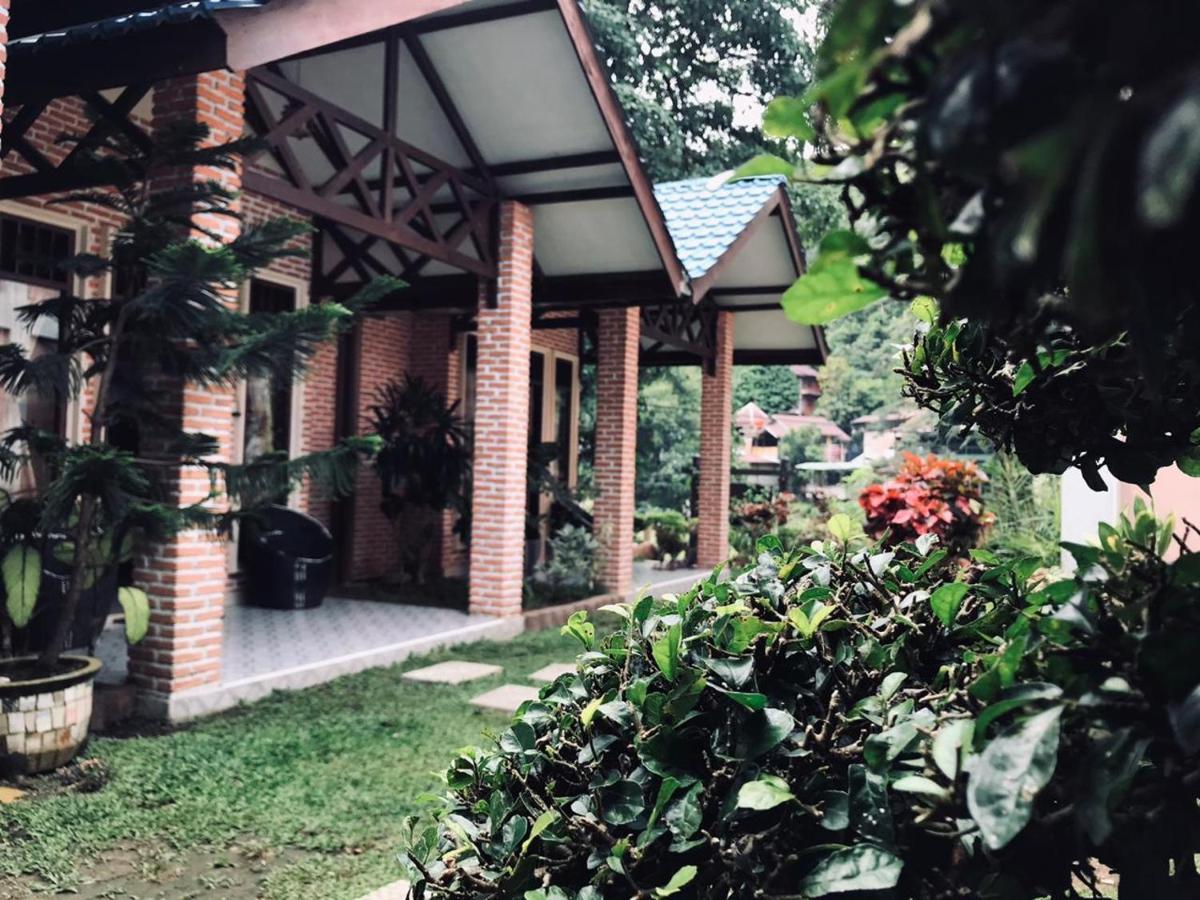 Thomas' Retreat Bukit Lawang Otel Dış mekan fotoğraf