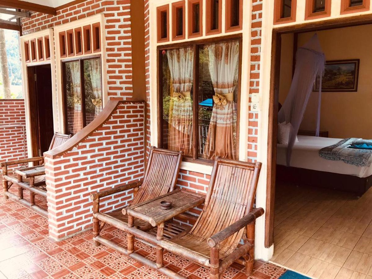 Thomas' Retreat Bukit Lawang Otel Dış mekan fotoğraf