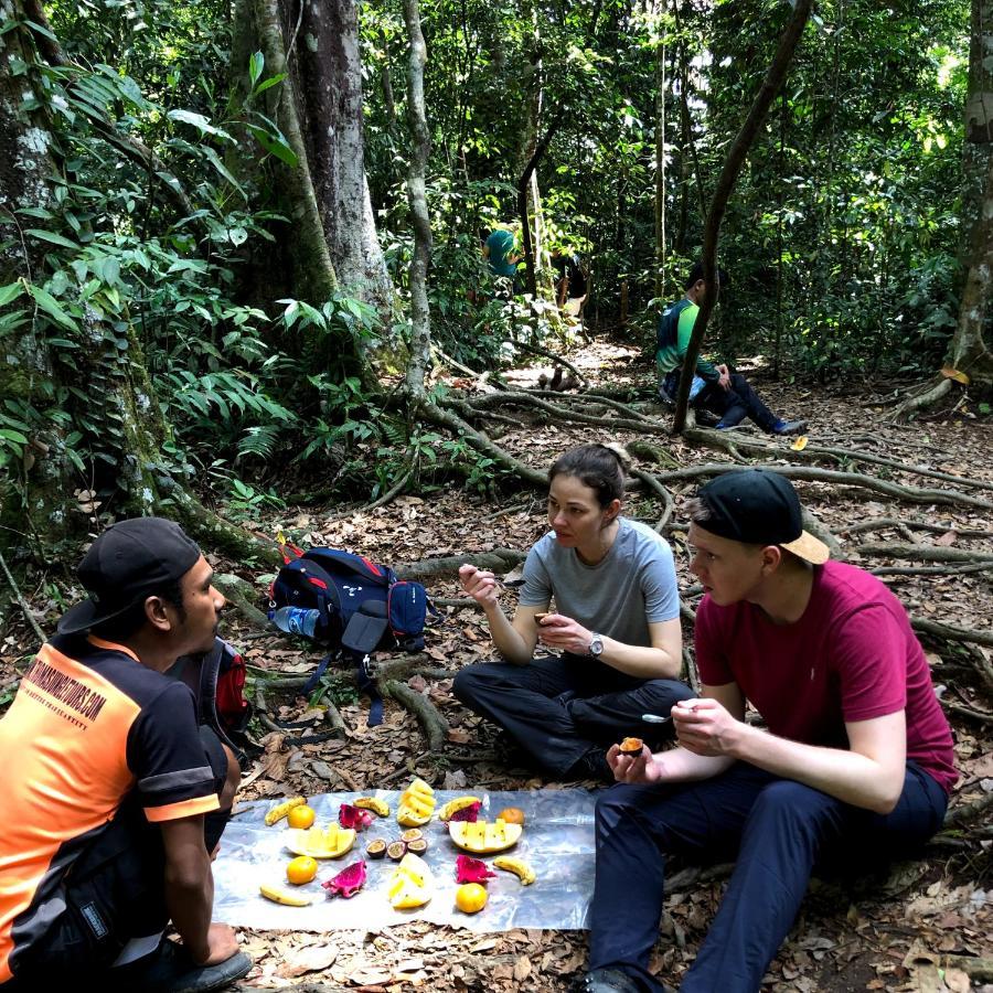 Thomas' Retreat Bukit Lawang Otel Dış mekan fotoğraf